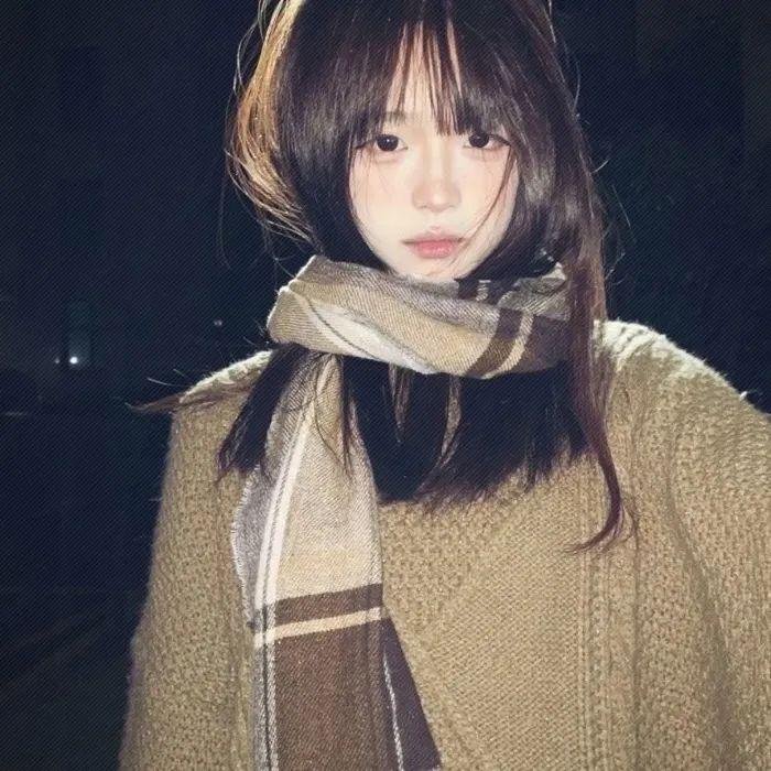 模仿女孩
